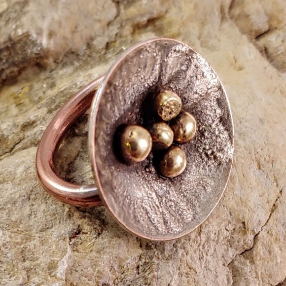Brass beaded copper concave saucer ring w/ reticulated textured silver. - Picture 4 of 5